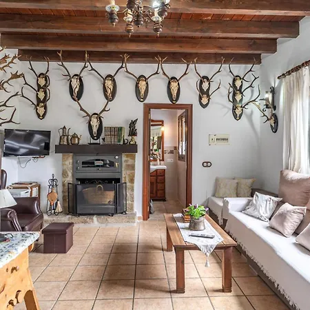 Stunning In With Swimming Pool Casa vacanze Algatocín